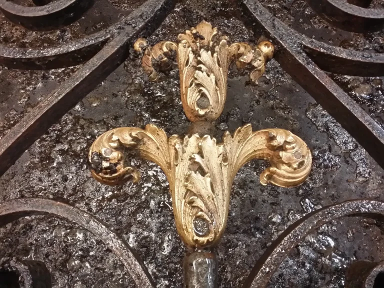 Cornelius Vanderbilt Mansion wrought iron railings before restoration by Olek Inc.